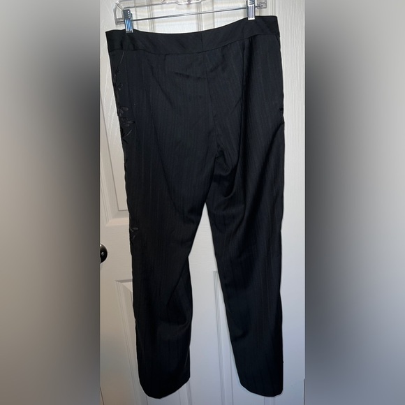 🌹 Express Embroidered Roses Wide Leg Pant - Picture 4 of 6